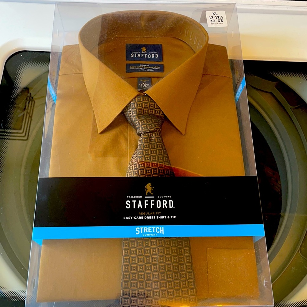 Unopened Men’s  XL 17 dress shirt in Pony Brown